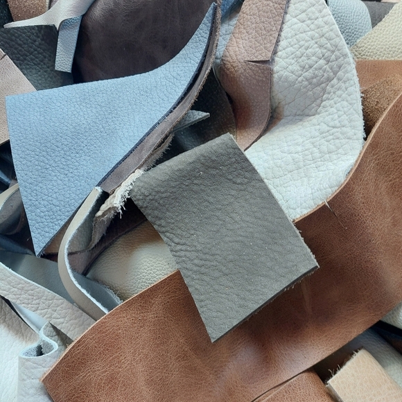 GARRETT LEATHER Assorted Leather Fabric PIECES LEATHER 2LBS Full Top Grain - Picture 2 of 4